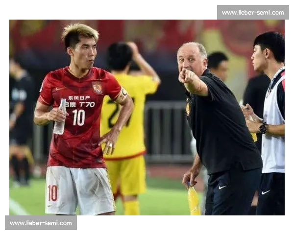 桑托斯与帕尔梅拉斯对决的南美足坛焦点战战术解析与历史对抗全景